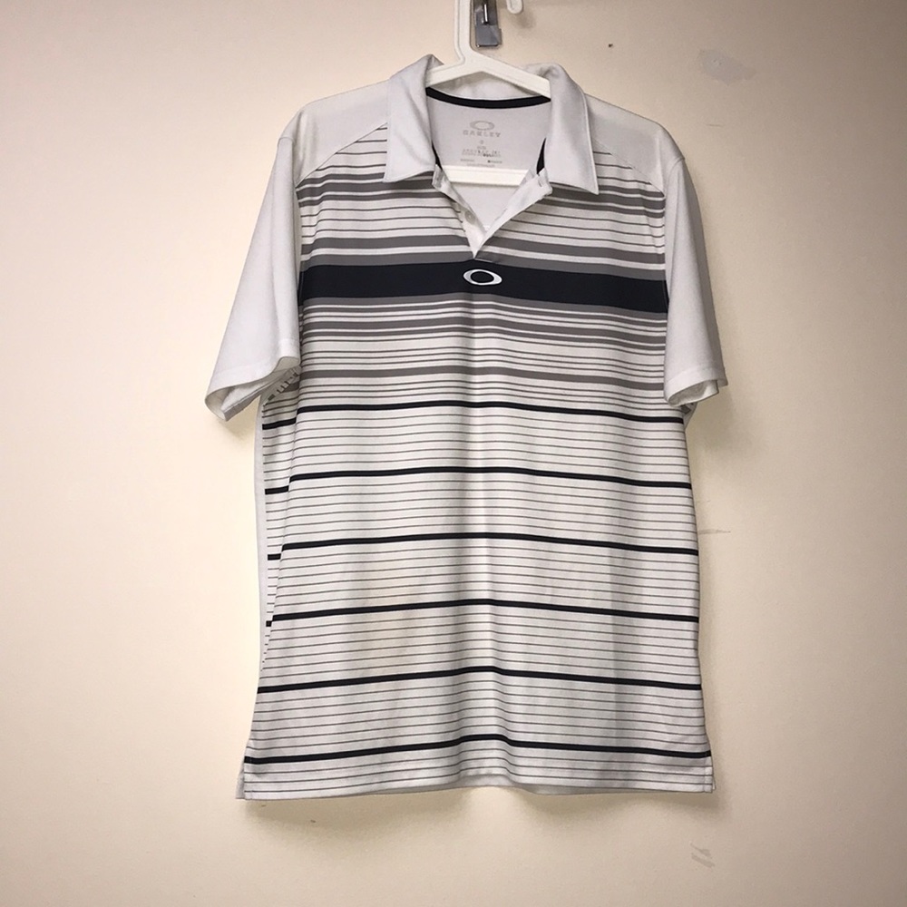 Men’s Oakley t-shirt